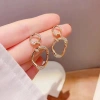 Pearl petal stud earrings, exquisite and high-end, light luxury flower-style earrings, Korean unique, fashionable, elegant and grand earrings 2 details Picture